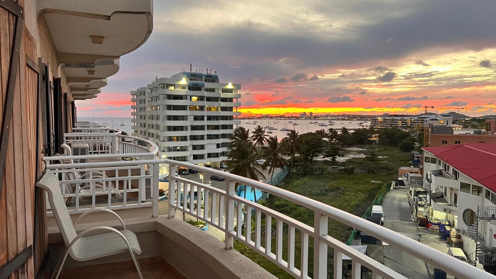 Simpson Bay Suites Экстерьер фото